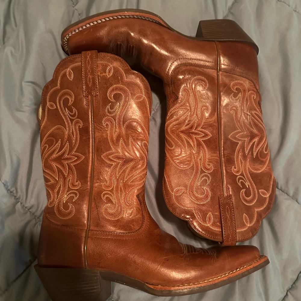Ariat women’s western boots